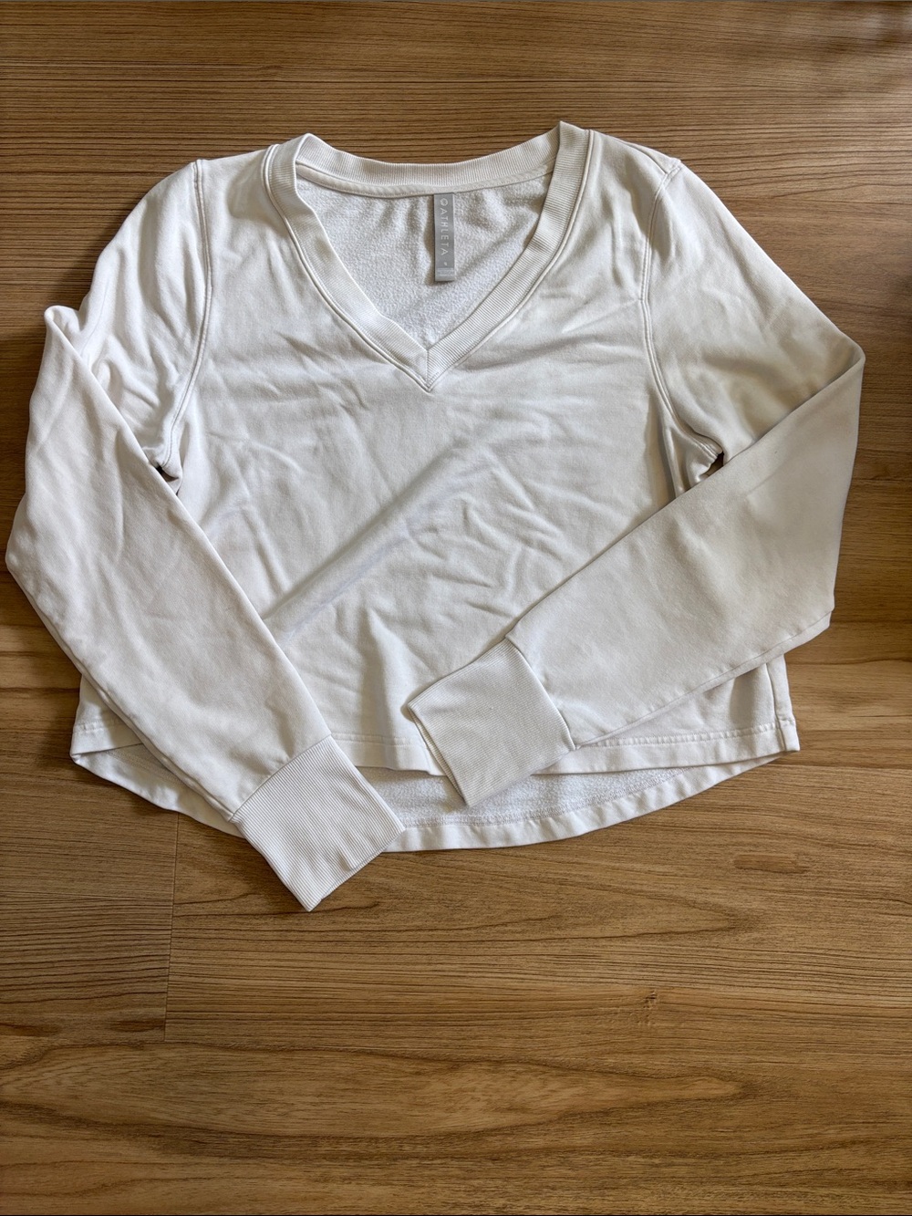 Athleta Cream V-Neck Long Sleeve Pullover